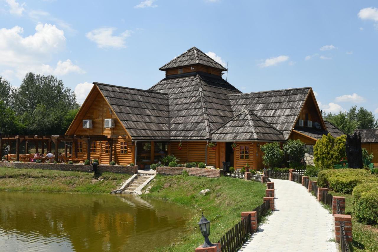 Etno Selo Moravski Konaci Велика-Плана Экстерьер фото
